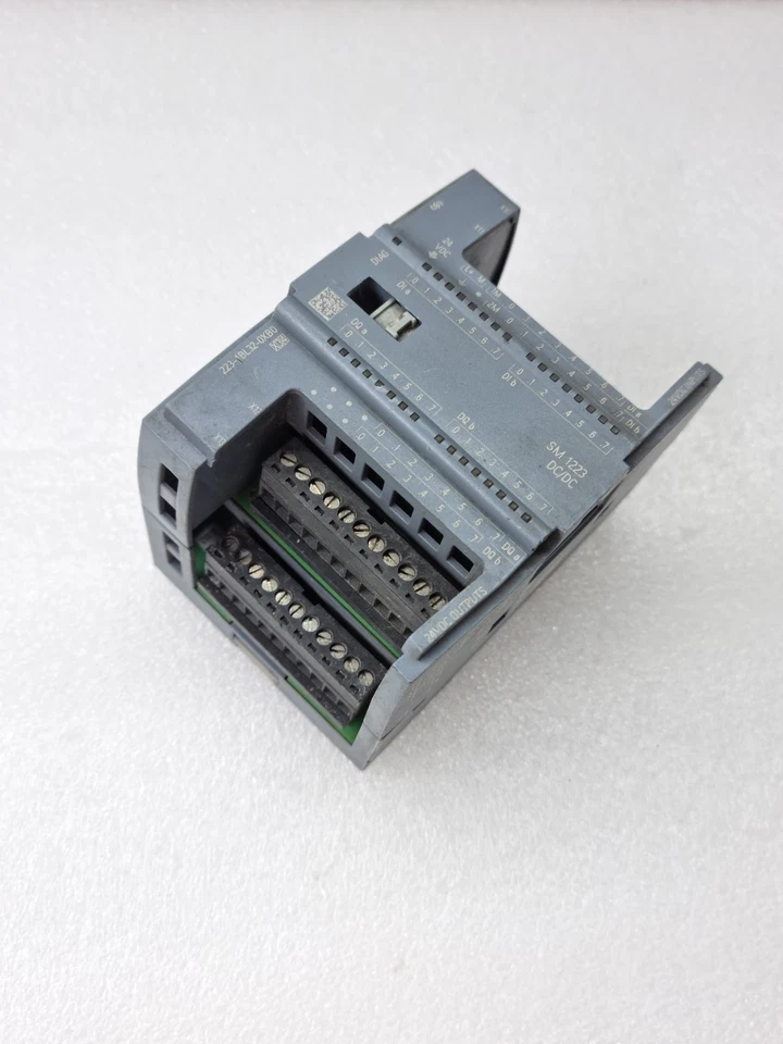 USED SIEMENS 6ES7 223-1BL32-0XB0 SIMATIC S7-1200DIGITAL I/O MODULE SM 1223 DC/DC